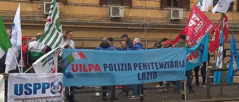 Carenza di personale: la Polizia Penitenziaria protesta in piazza