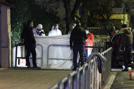 Roma, omicidio a Ponte Mammolo: ucciso un rumeno trentenne a colpi di arma da fuoco. Indagano i carabinieri