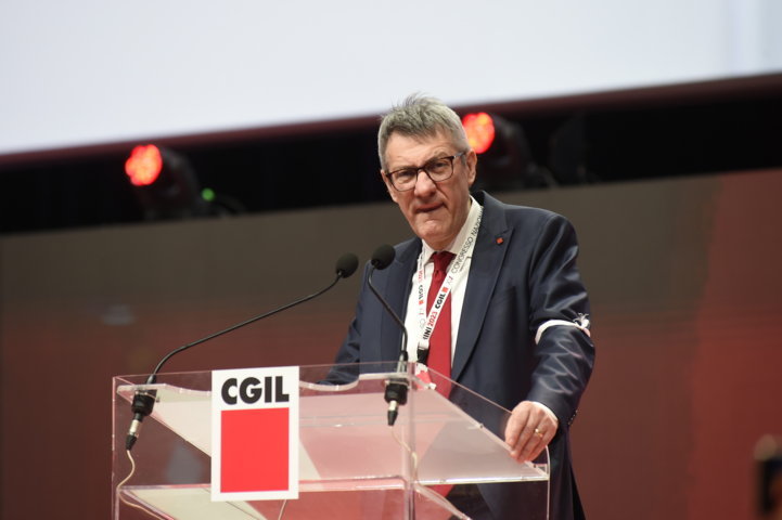 Congresso della Cgil, Maurizio Landini annuncia “Siamo pronti allo sciopero”