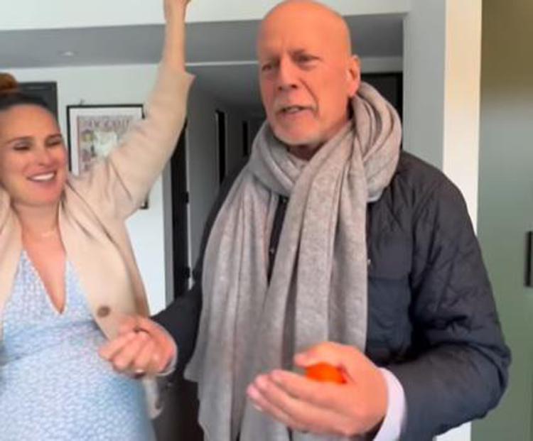 Usa, Bruce Willis riappare per il suo 68° compleanno