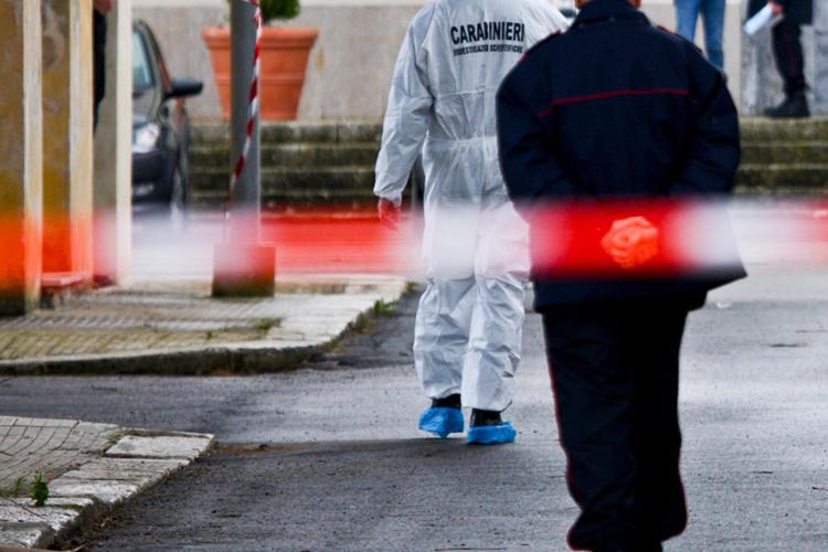 Latina, il carabiniere che ha ucciso un albergatore confessa: “La donna ferita lo aveva lasciato”
