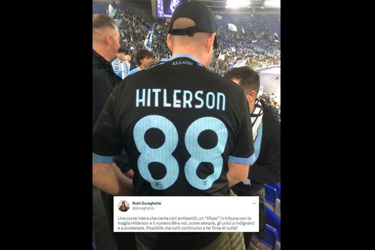 Identificato dalla polizia il tifoso che ha indossato la maglia con la scritta ‘Hitlerson 88’ durante il derby Lazio-Roma: è un tedesco