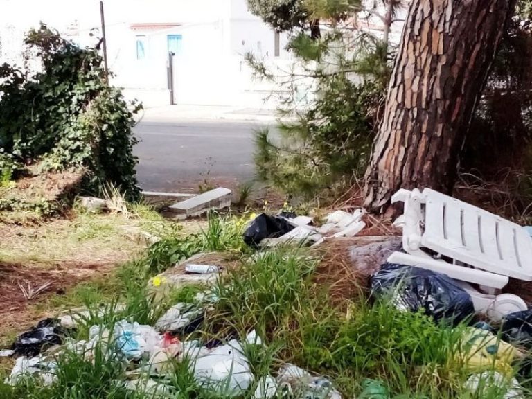 “Magia” in via dei Pini a Campo di Mare Da centro sportivo a discarica abusiva