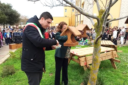 Nasce il “Giardino delle farfalle” La nuova area verde degli alunni