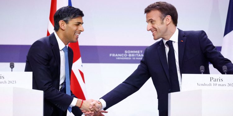 Francia, vertice all’Eliseo tra il presidente Macron e il britannico Sunak