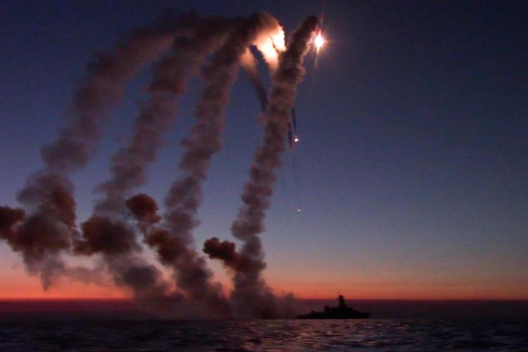 La Marina russa ha lanciato un missile da crociera “Kalibr” da un sottomarino nel Mar del Giappone