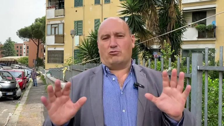 Roma, spunta la chat dei ladri di case che avvisano l’assessore Trombetti: “Cambia il piano comunale”