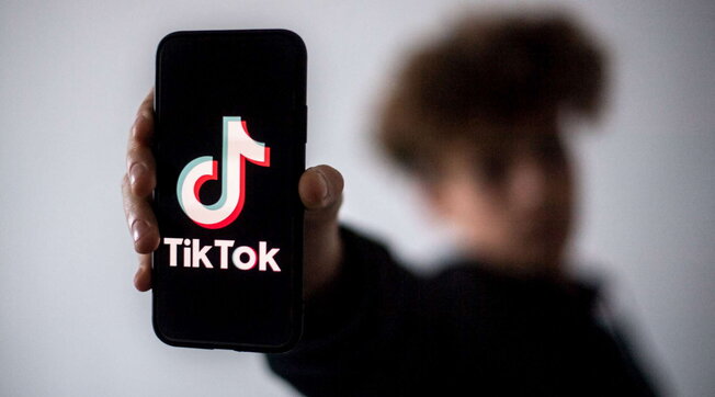 Savona, 16enne sposta mobili          per un video su TikTok: la madre        lo rimprovera e lui l’accoltella