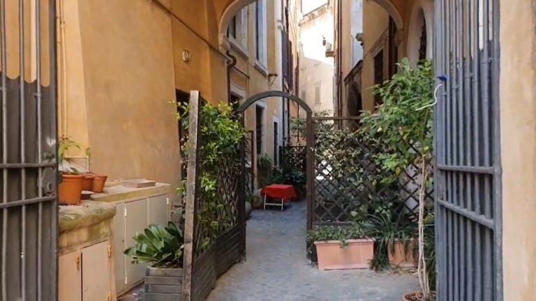 Roma riscopre il segreto Vicolo Capizucchi, era chiuso dall’800