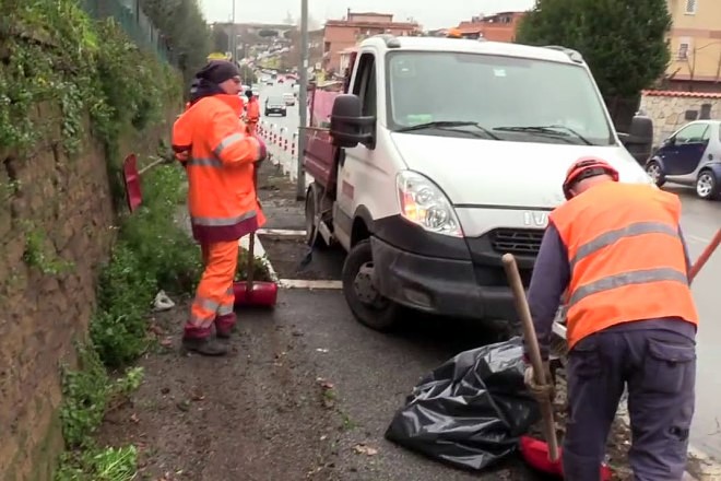 Erbe infestanti, al via operazioni         di diserbo in tutti i Municipi