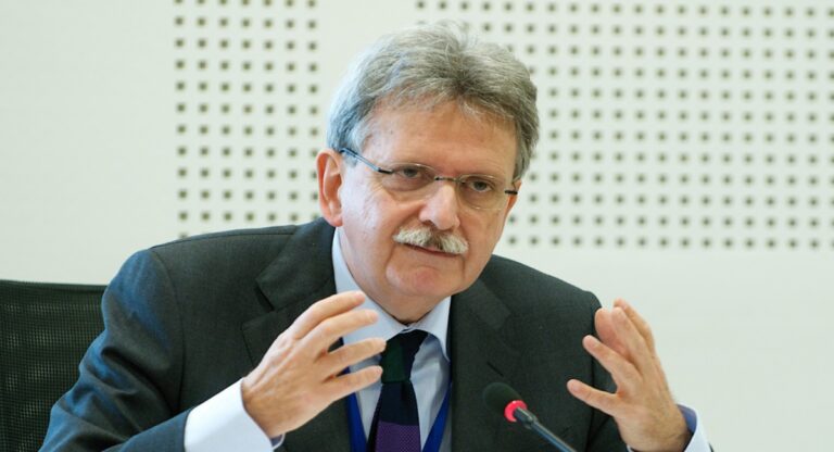 Vicenda Cospito, il Garante dei diritti del detenuto: “Interrompa                 lo sciopero della fame”