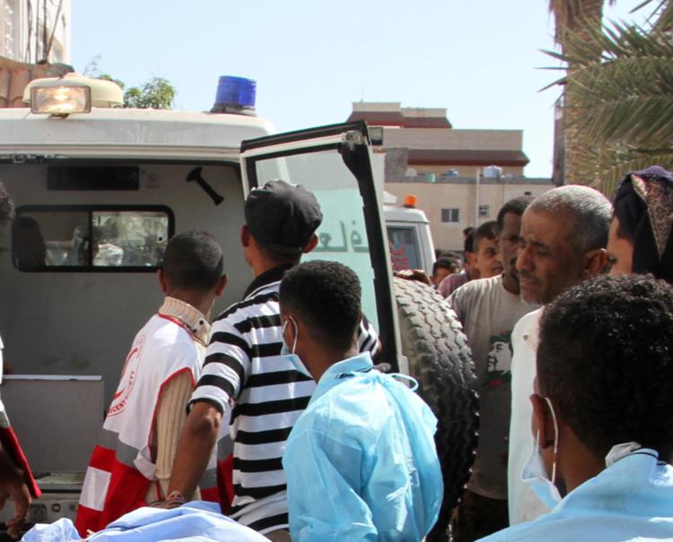 Tragedia nello Yemen, calca davanti     a centro distribuzione aiuti: 78 morti