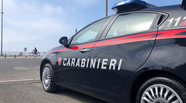Napoli, i carabinieri salvano la vita di una bimba per una crisi respiratoria
