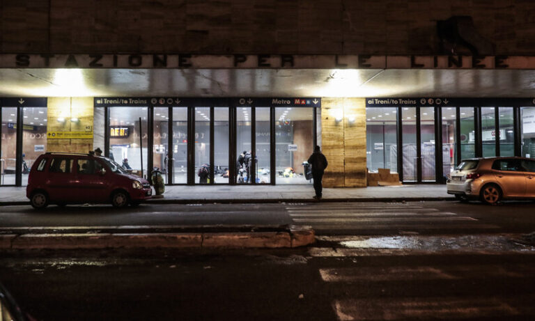 Stazione Termini, aggredito               un egiziano a colpi di bottiglia