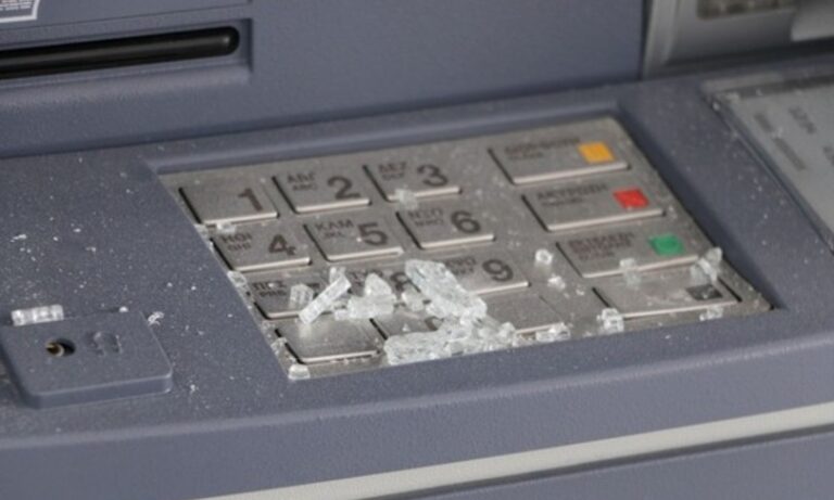 Calano i furti ai bancomat,                uno su tre nemmeno riesce 