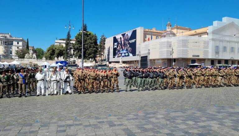 A Roma la festa per i 162 anni dell’Esercito in piazza del Popolo