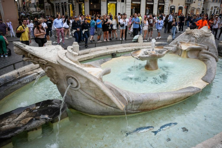 Sostenibilità e rispetto dell’ambiente, installazione artistica nella Barcaccia