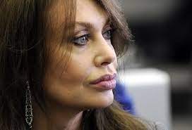 Veronica Lario parla di Berlusconi: “Soffre tanto, ma ce la mette tutta”
