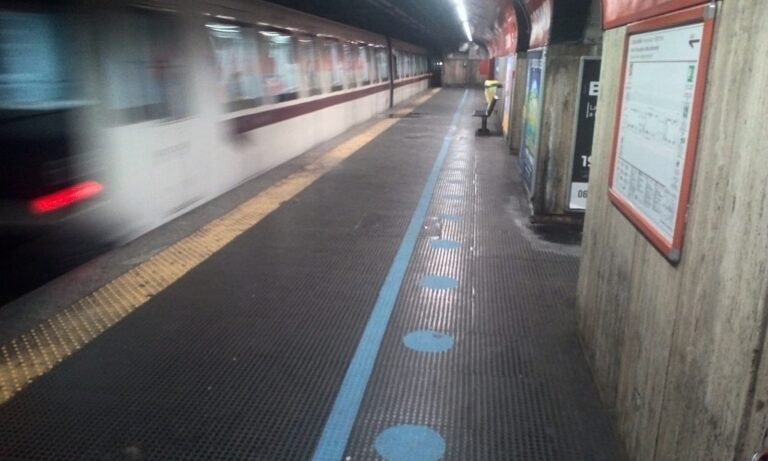 Roma, stop alla Metro A                anche di giorno: ecco quando               e le fermate sono chiuse