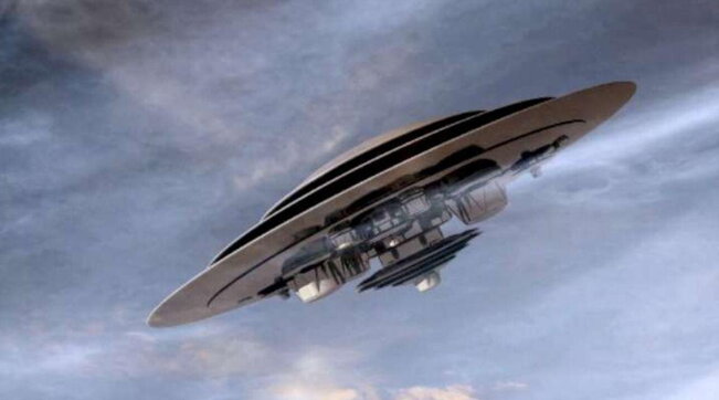 Ufo, un ex ufficiale dell’intelligence americana rivela: “Gli Stati Uniti hanno veicoli alieni”