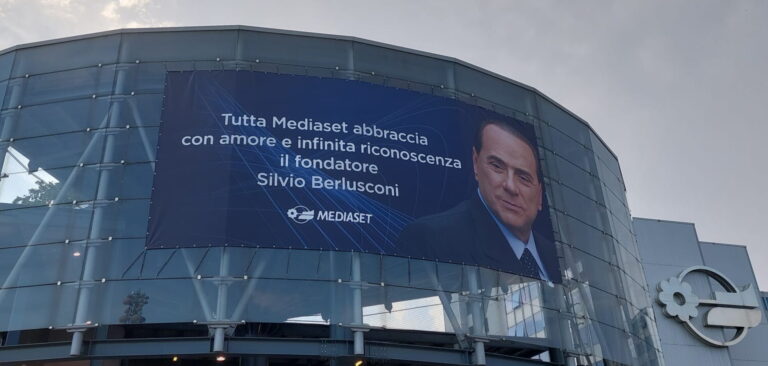 Berlusconi, domani i funerali di Stato in Duomo: giornata di lutto nazionale