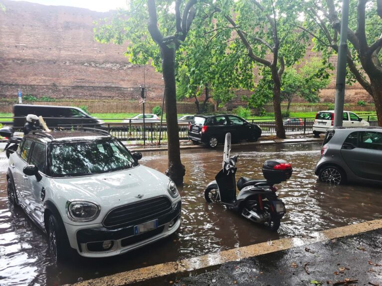 Nubifragio a Roma, la città non ha capacità fognaria per eventi di questa portata