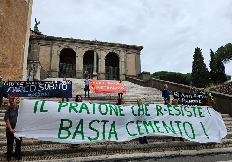 Ex Snia, protesta in Campidoglio: “Gualtieri salvi il lago