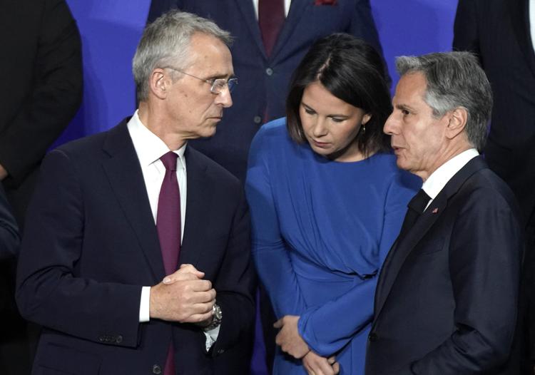 Oslo, al summit della Nato       pressioni per l’ingresso Svezi