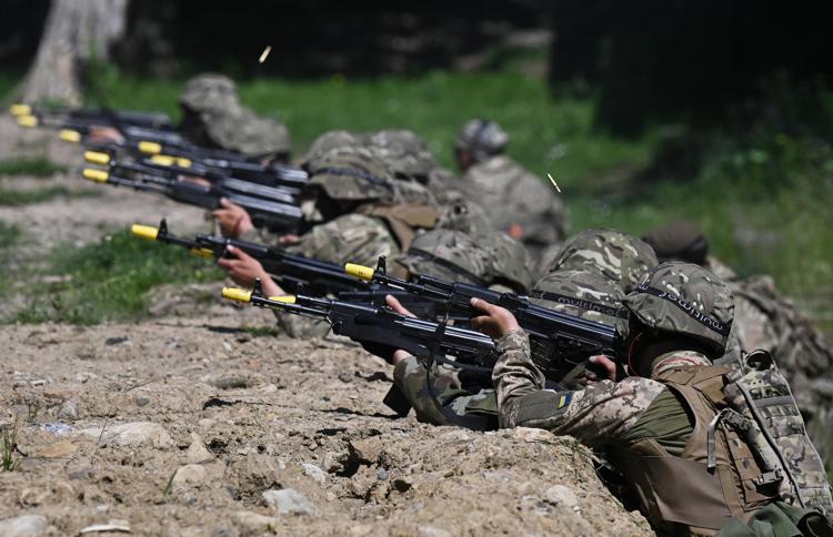 Guerra in Ucraina, per gli 007 inglesi Kiev sfonda prima linea difesa Russia