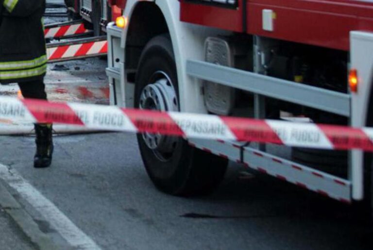 Campania, incidente sull’A16, pullman urta contro 5 auto: 1 morto e 14 feriti