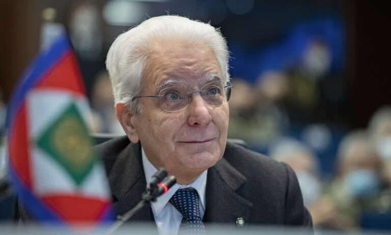 Il presidente Mattarella è in visita in Cile. Omaggio alla studentessa uccisa dal regime