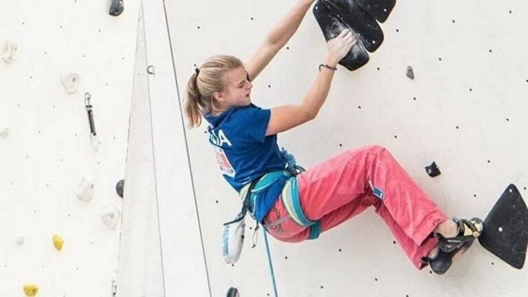 La giovane climber italiana Elisabeth Lardschneider muore sull’Himalaya