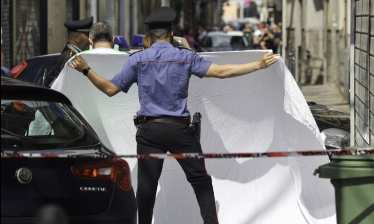 Ucciso a colpi di mazza da baseball durante una lite condominiale a Ostia: 3 arresti