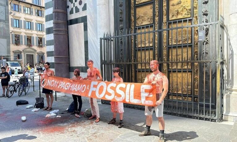 Blitz di Ultima generazione                 al Battistero di Firenze