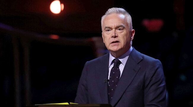 Gran Bretagna, è Huw Edwards            il giornalista Bbc al centro                  di scandalo sessuale 
