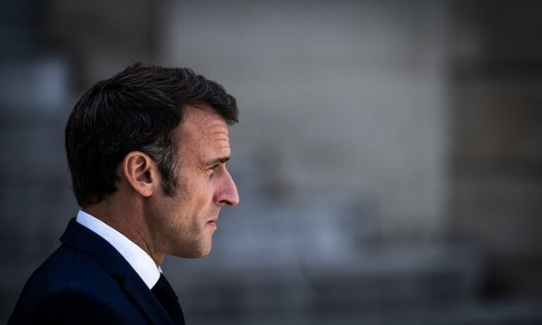 Macron cerca un nuovo slancio          con il rimpasto di governo 