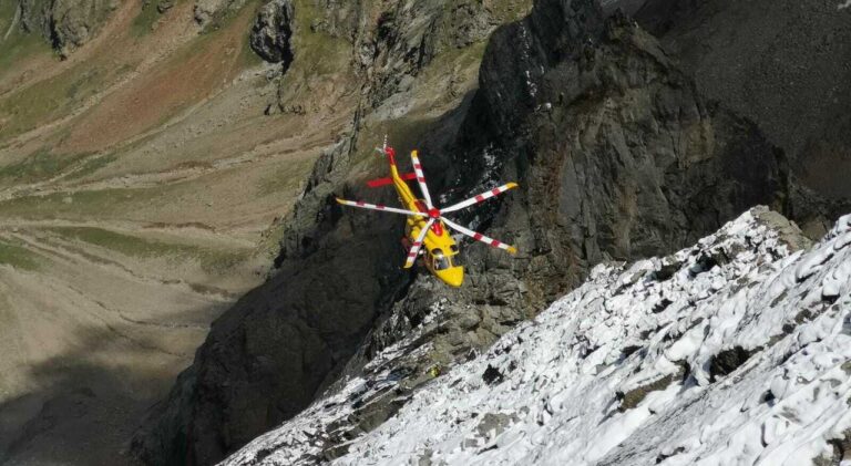Escursionista precipita e muore        sul Monviso, illesa la figlia