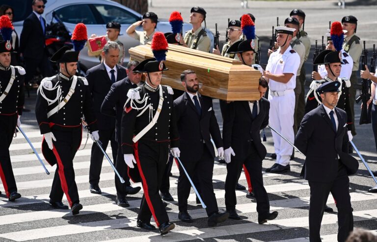 Roma, l’ultimo addio con funerali        di Stato per l’ex premier Forlani