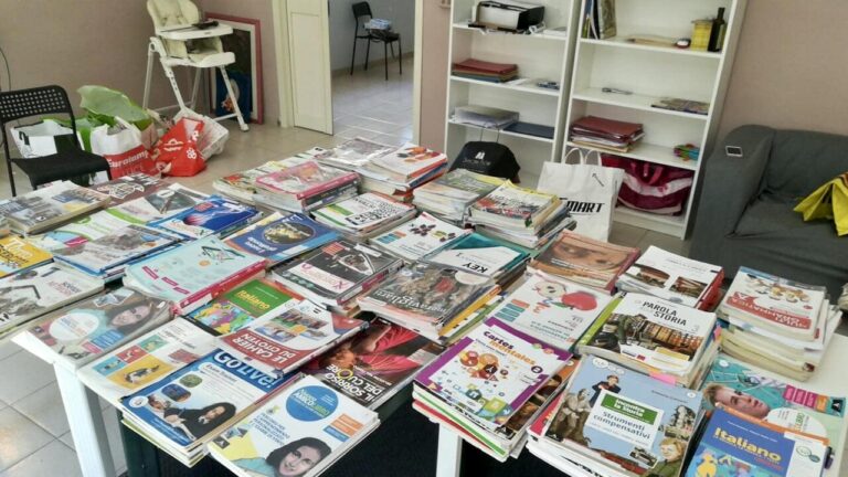 Contro il caro libri a Roma nord le famiglie si scambiano il materiale scolastico