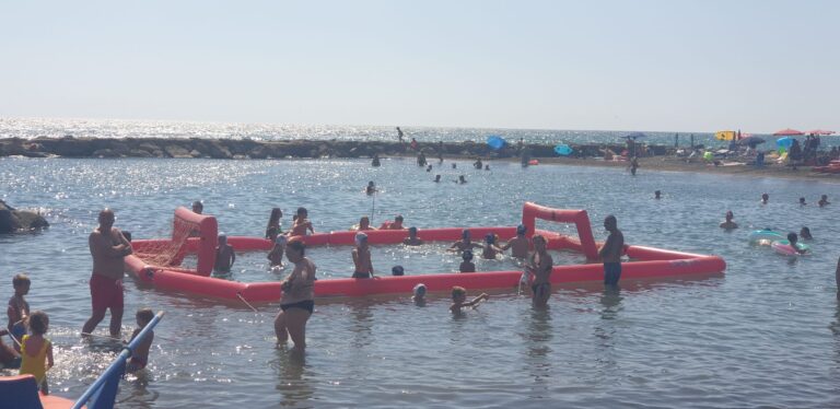 L’acquagol itinerante anima le spiagge di Ladispoli
