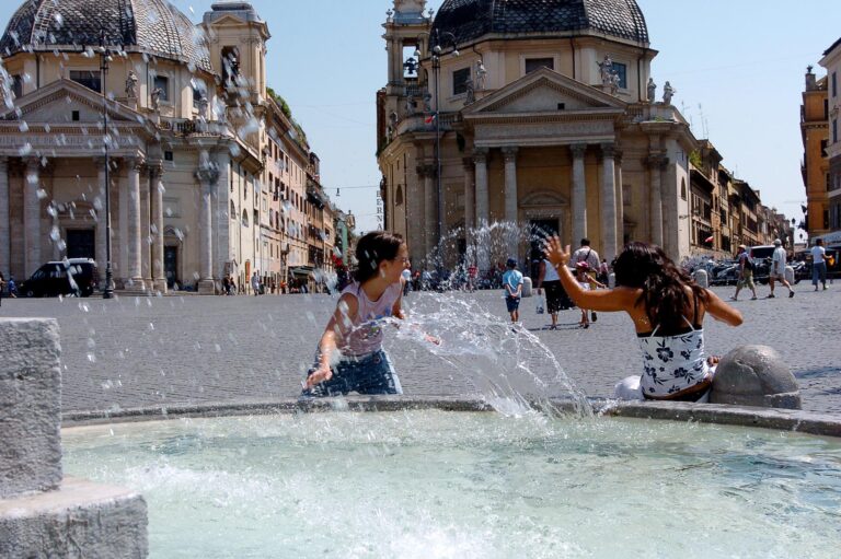 Allerta caldo, bollino rosso fino a domenica 27