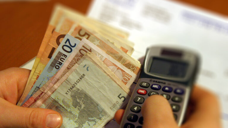 Le famiglie romane sempre più indebitate: pesano mutui alti e caro bollette