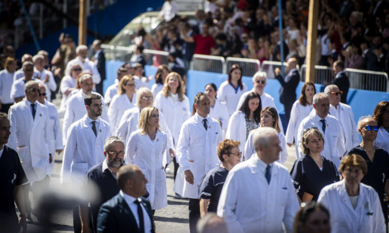 Professioni sanitarie, 37 mila posti   nei corsi di laurea