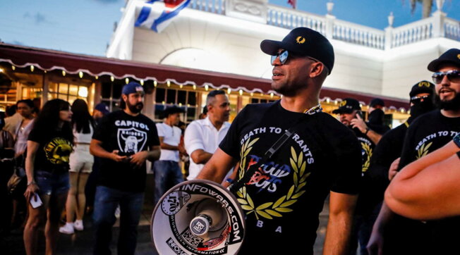 Assalto a Capitol Hill: ex leader dei Proud Boys condannato a 22 anni di carcere