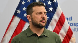 Ucraina, Zelensky arrivato a New York per l’Assemblea Generale dell’Onu: “Fermate Putin, è come Hitler”