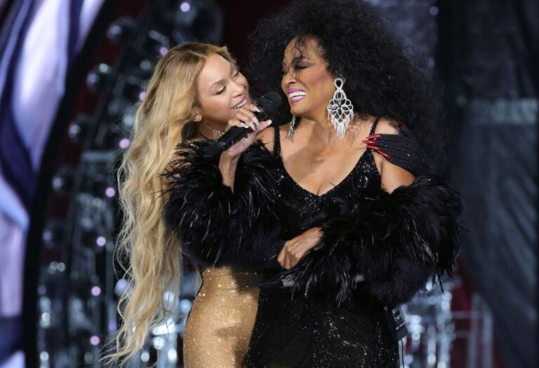 Beyoncé compie 42 anni. Diana Ross le canta “Happy Birthday” dal palco, insieme a 70.000 spettatori