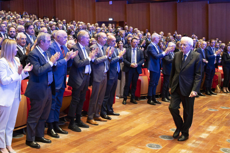 Mattarella alla Confindustria: “L’impresa contribuisce a rafforzare la Repubblica”