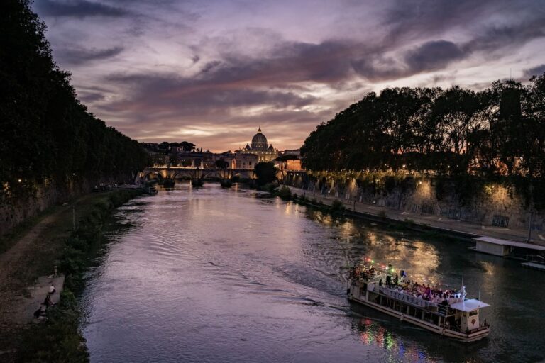 A Roma riparte ‘Fitzcarraldo’, opera lirica viaggiante sul Tevere