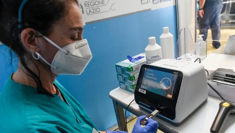 Covid, i medici rivogliono il bollettino: “Non insabbiare, anche i cittadini devono conoscere i dati “