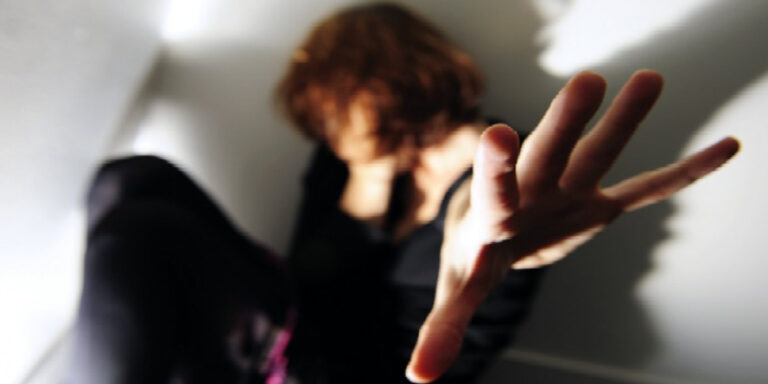 Violenza sessuale, per 86% responsabilità della famiglia, il 42% vuole pene più severe